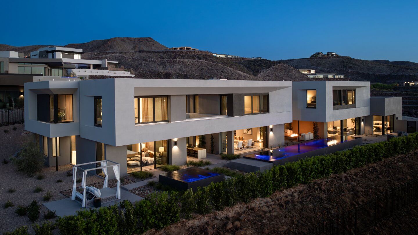 Blue Heron Homes Dragon Peak Drive Drift Rear scaled
