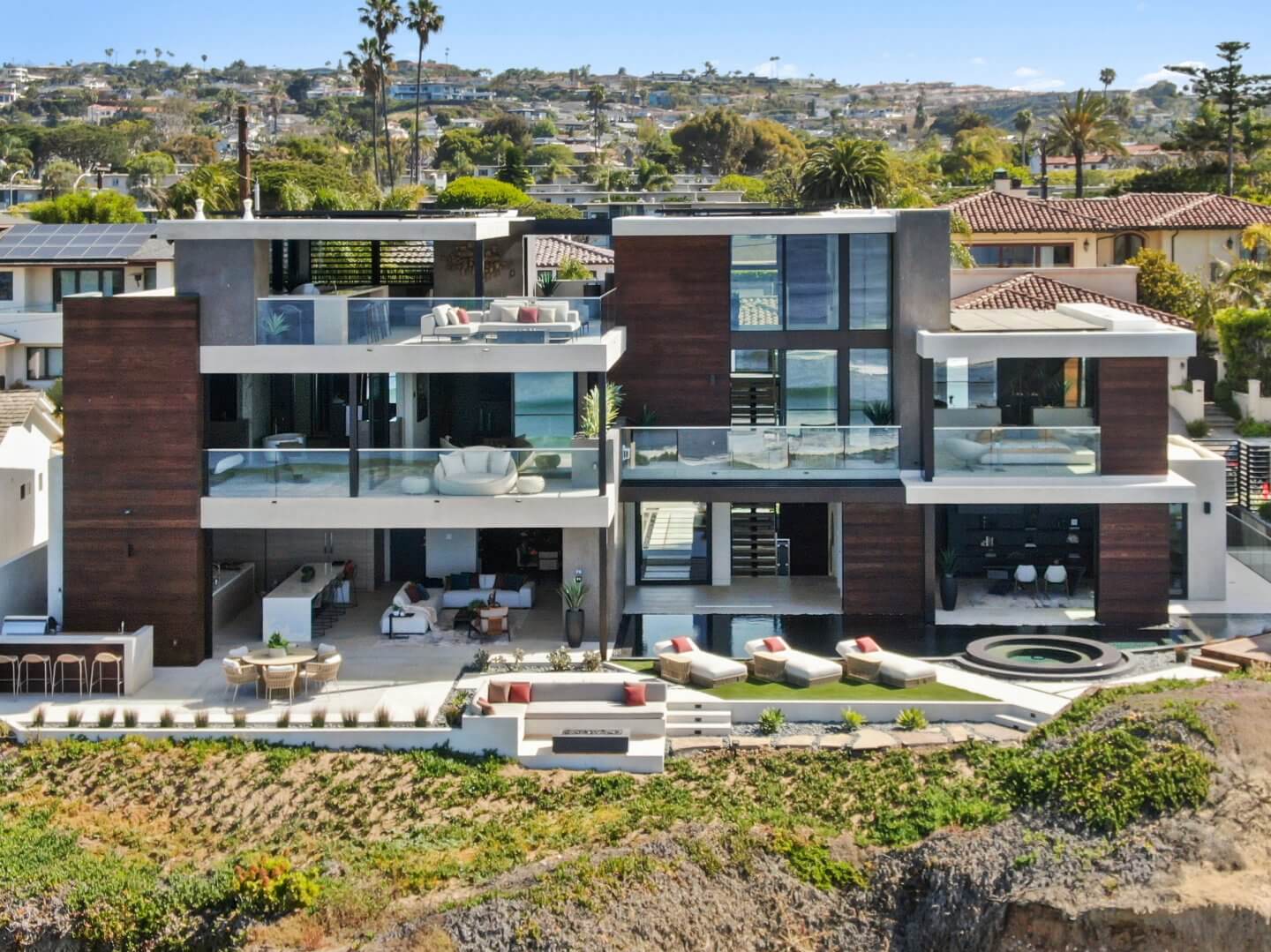 Luxury Homes For Sale In California Ora Feature 2 scaled