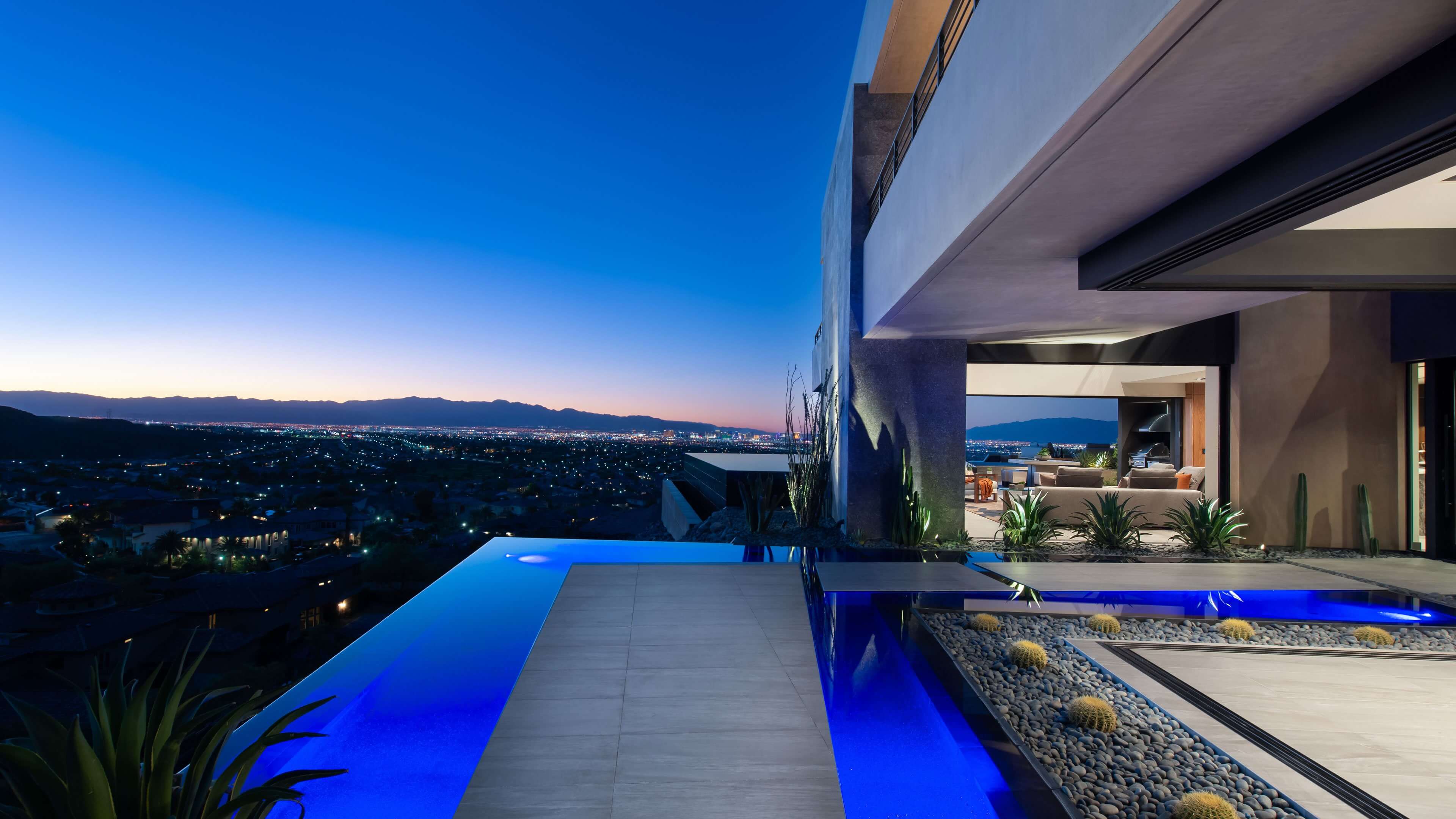 Exclusive pre-designed custom communities.