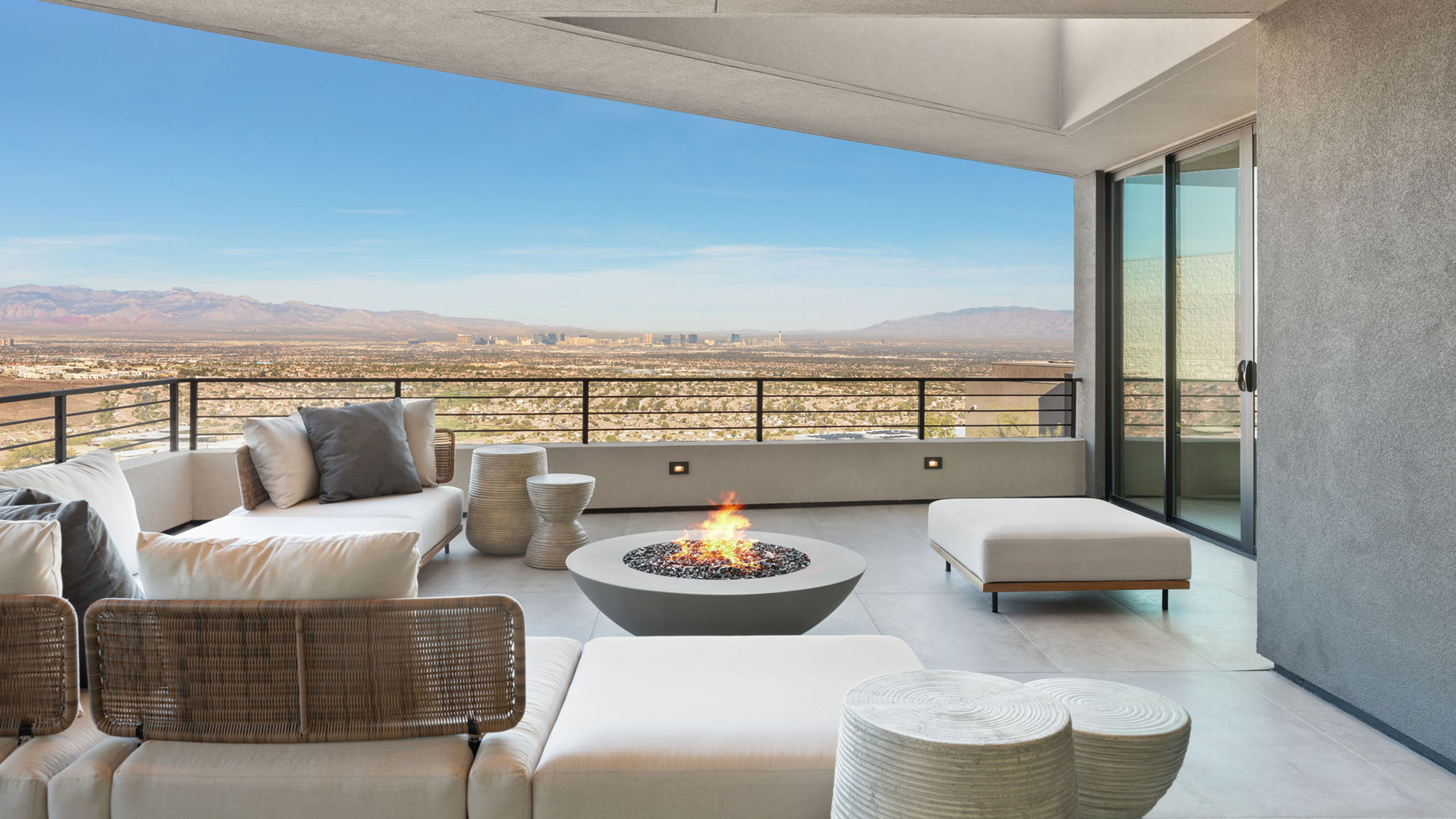 Blue Heron Home Abrigo Ascaya Deck