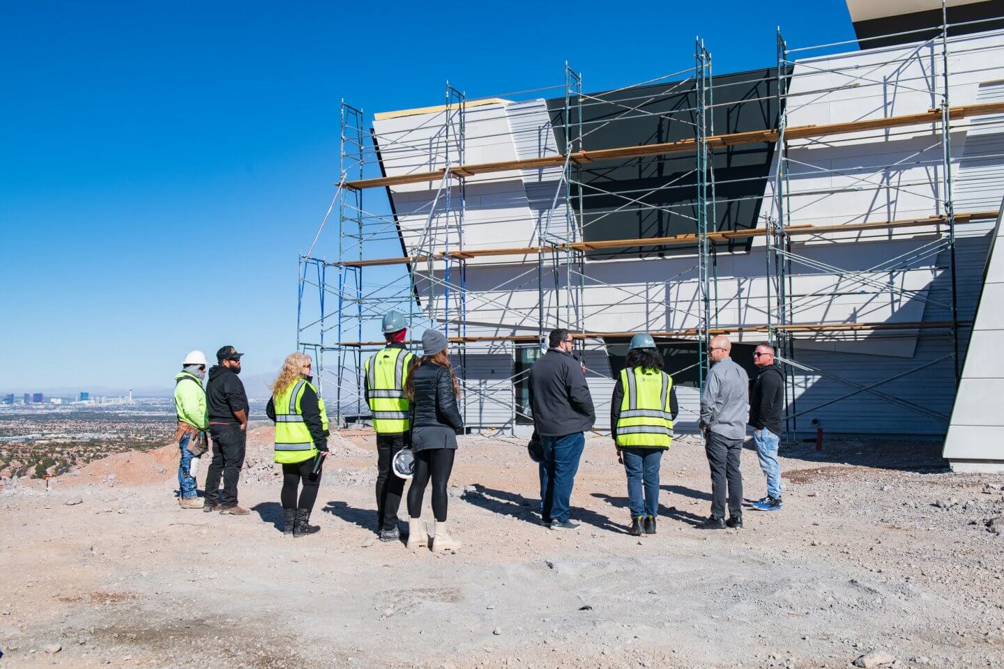 BlueHeron DavisSite TeamPhoto Exterior 02 20221116 scaled